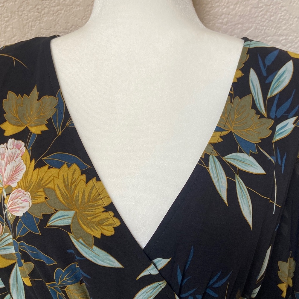 Baltic Born Black Floral Sheer Sleeve Dress, size M. This dress is gorgeous! - Picture 6 of 17